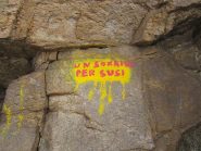 LA SCRITTA ALLA BASE