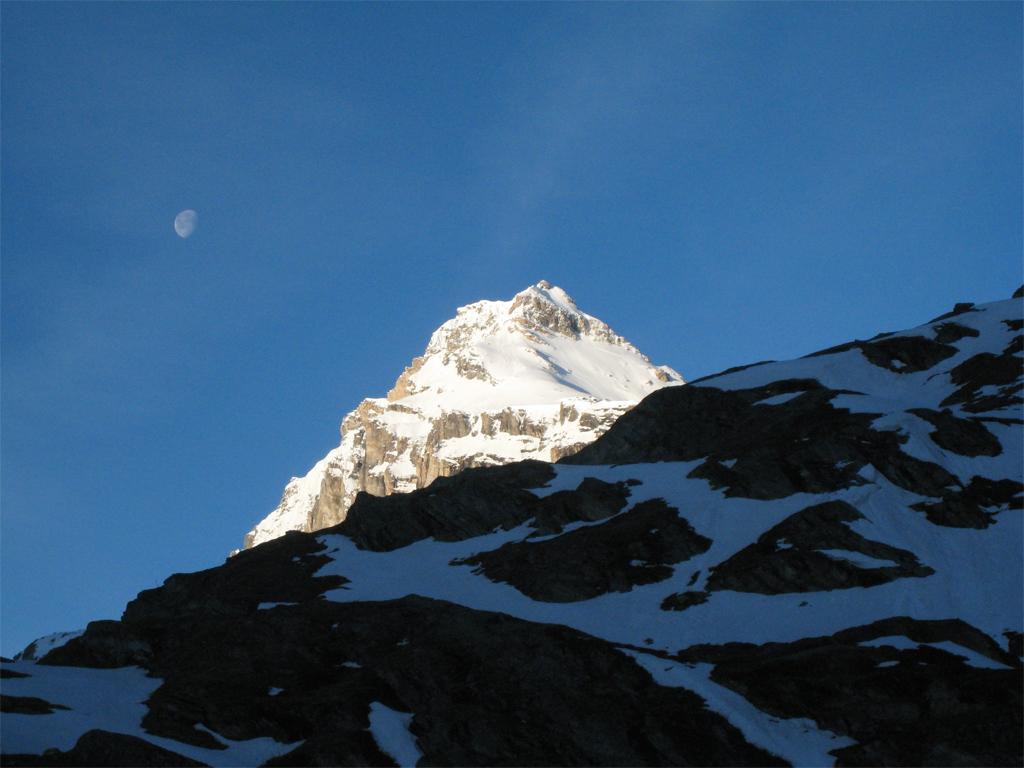 La Granta Parei all'alba