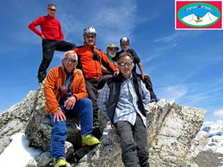 Gruppo Evergreen in vetta