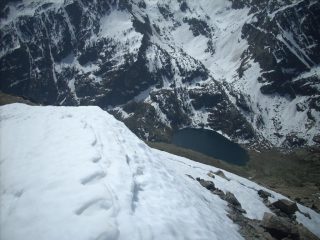 rifugio e lago dalla cima