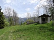 oltre la borgata Ansoleglio inizia l'ultima discesa