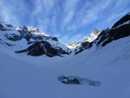 Il ripido canale che immette al ghiacciaio Cian