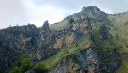tracce tra le rocche