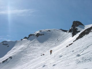 salendo alla rocca rossa