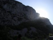 Ultimo raggio di sole fa l'occhiolino dal Paretone.