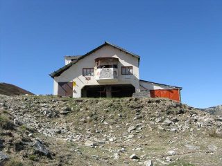 quello che rimane della stazione intermedia dell'impianto