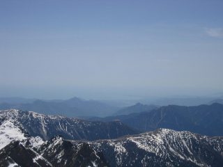 dalla cima: verso il mare....