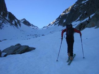  in fondo al vallone il colle di Ciriegia 
