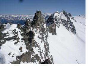 A  dx del Passage Rosoire e' la Pointe de Genepy...vista dalla P. de Labby