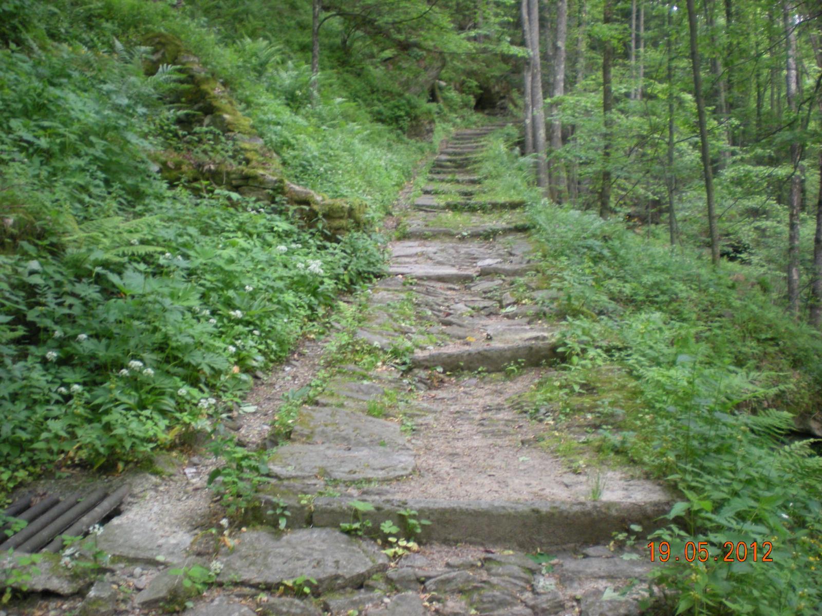 la bella mulattiera che porta a Palancato