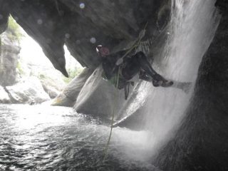 Luca sulla calata che arriva al laghetto coperto