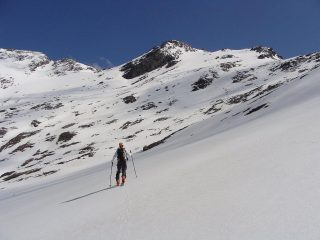 sotto gli ultimi pendii