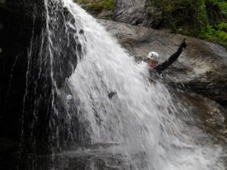 sotto cascata (Roby)