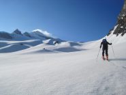 La giornata promette bene salendo alla P.ta d'Arnas