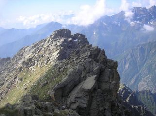 le frastagliate guglie sono il diagramma del cuore pulsante della terra