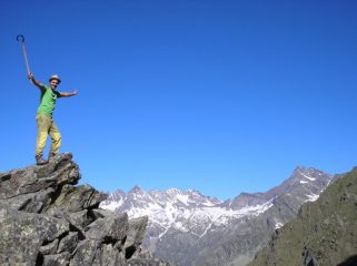 a dx torre Lavina al centro Monveso e roccia Azzurra a sx punta..Loris
