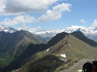 panorama dalla Longhede con la Becca d'Aver in ombra, il Cervino e il Rosa