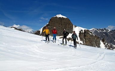 In discesa,la cima di Oin alle spalle