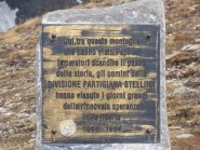 11 - targa commemorativa vicino al rifugio