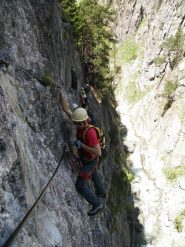 Muro traverso esposto sulle gole