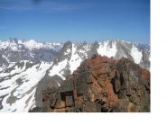 Aig. d'Arves a sx  e la Pointe de Cerces con in mezzo il Pic de la Mouliniere dalla vetta della Cassille