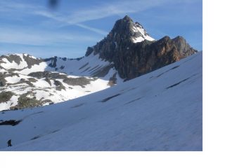 Il Pic de la  Mouliniere dal vallone di salita.