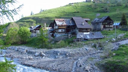 Rhuilles, punto di partenza per la salita (2-6-2012)