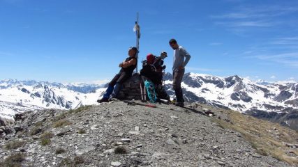 appena arrivati in vetta alla Punta 2908 m. della Dormillouse (2-6-2012)