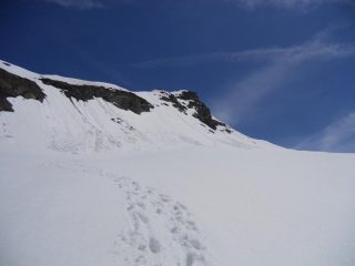La via di salita (più a destra) e la via di discesa (a sinistra)