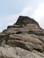 Le facili  placche a circa metà della via