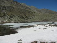 Lago Soprano in parte gelato