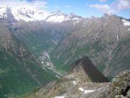 Alagna il Rosa e in primo piano il Bec Gianaccia dalla Bruciata