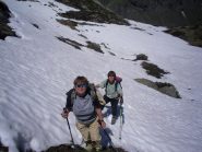 si attraversano alcuni tratti innevati....