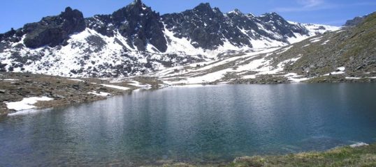 in riva al bellissimo laghetto....