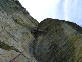 Lorenzo nel diedro del secondo tiro