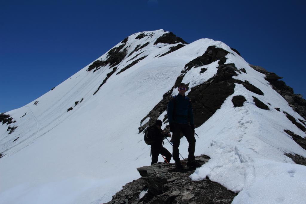 salendo il primo tratto della cresta Ovest dell'Ouille Noire (9-6-2012)