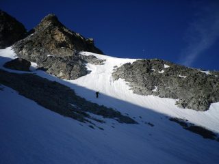 Da sx a dx il passaggio della balza rocciosa