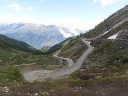 04 - gli ultimi tornanti per salire al Colle delle Finestre lato Valsusa
