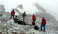 Cercando riparo dal vento sotto la punta