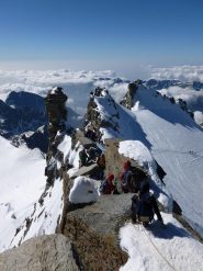 La cengetta finale fortemente esposta sul ghiacciaio della tribolazione