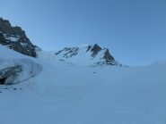 salendo, sotto la parete N/O