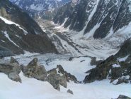 dal Gonnella sguardo verso il Miage con la lunga striscia di neve che ci ha condotti fino al Combal..