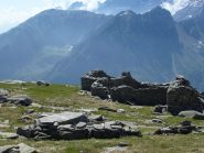 oltre l'alpe la punta pelousa a dx e la testa di deserta a sx