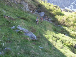 Salendo verso il Lago Morto
