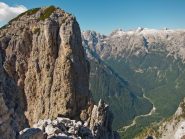 vetta dello spiz di lagunaz (si nota il camino comici dove scendono le prime 3 doppie)