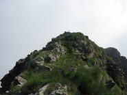 l'ultimo tratto della cresta finale con la croce sullo sfondo