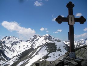 Il M.Lusse' e il Colmet dalla vetta...