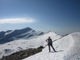 otaner con la Rosa dei Banchi alle spalle