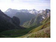 Salendo al colle di Malacosta da S.Anna...