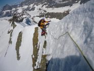 Luca appeso alla sottile cresta finale